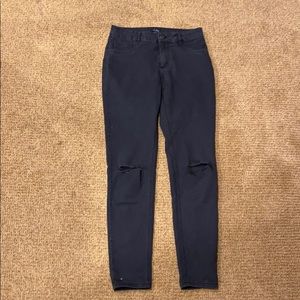 Ankle-Cropped Black Jeans